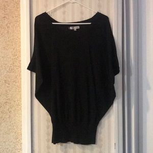 Jennifer Lopez black top.